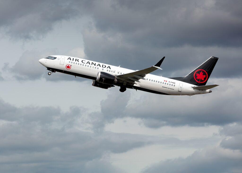 Los satélites de la aerolínea de Air Canada son rechazados en gran medida por el contrato de empleo, pero un acuerdo secreto significa que otras huelgas son de la mesa