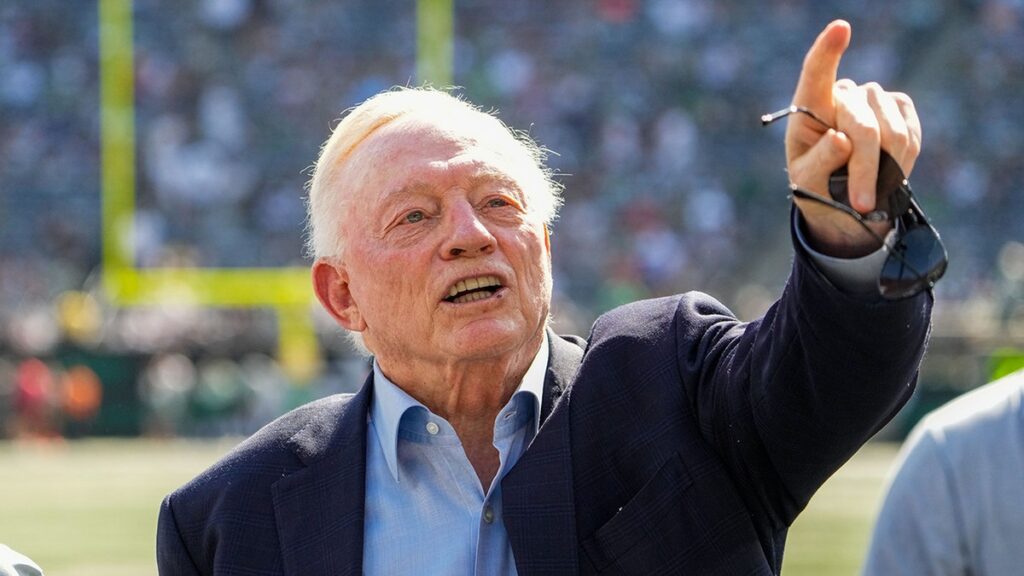 Jerry Jones dio sanciones para el dedo medio: informar