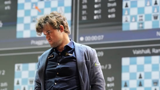 El entrenador de Magnus Carlsen arremetió contra la FIDE y el Mundial de Ajedrez, diciendo: «Ninguno de los 3 mejores jugadores…»