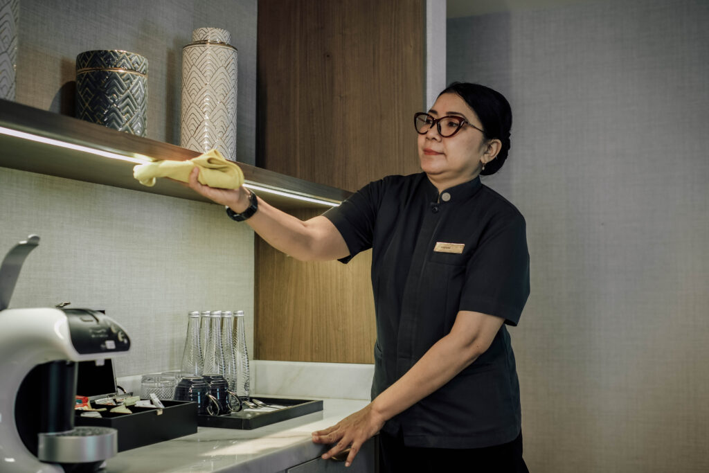 Una ama de llaves en Indonesia comparte su trayectoria de 23 años en Marriott.