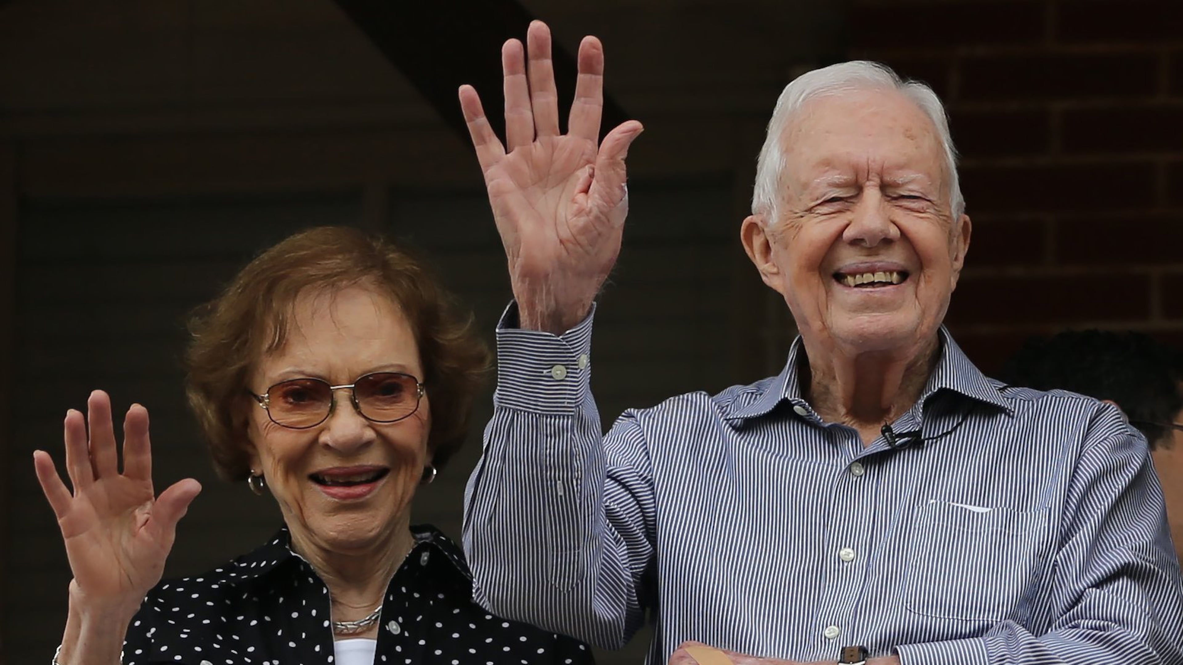 Habiendo perdido en 1980 después de las elecciones, Rosalynn y Jimmy Carter regresaron a las Llanuras. Los Carter han participado en el Festival anual del maní, incluso en 2016, cuando firmaron libros, presentaron premios de carreras en ruta y participaron en el desfile. (Ben Gray AJC 2016)