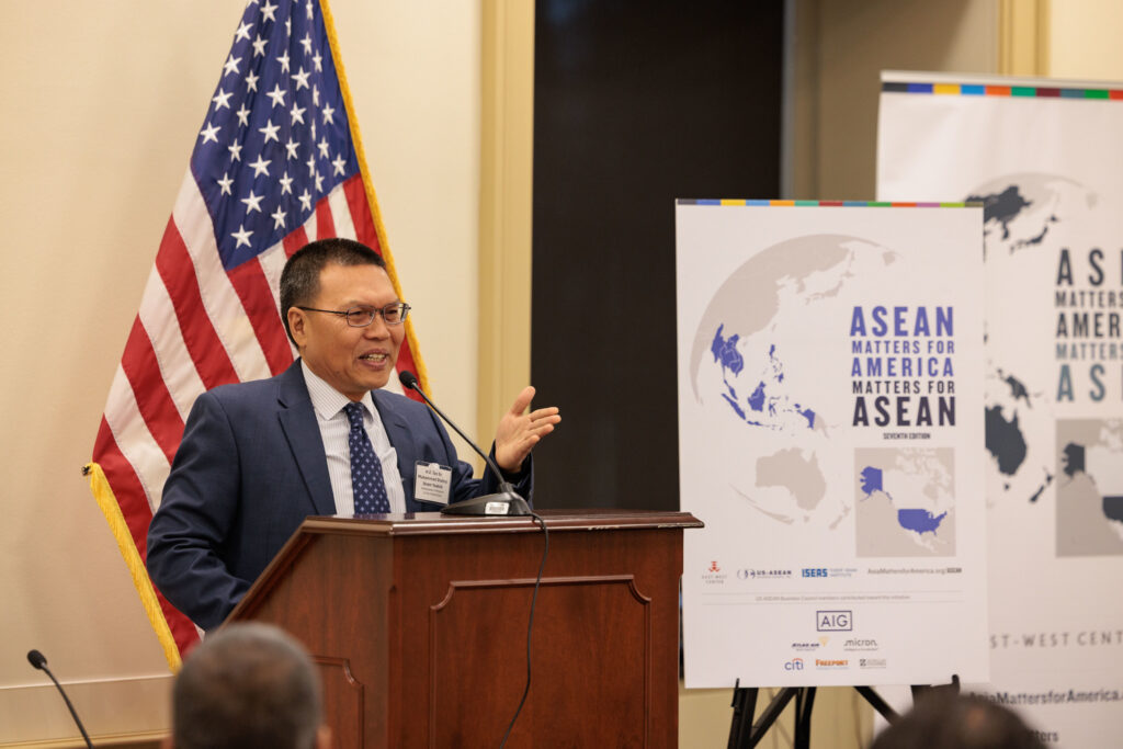 El Centro Este-Oeste ha publicado la séptima edición de su publicación sobre las relaciones económicas y estratégicas entre Estados Unidos y la ASEAN | Centro Este-Oeste