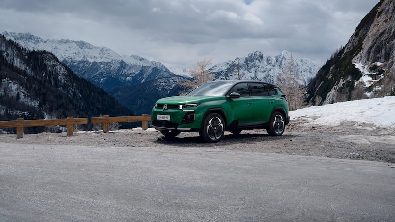 El Citroën C5 Aircross híbrido enchufable se vende por 38.855 libras esterlinas