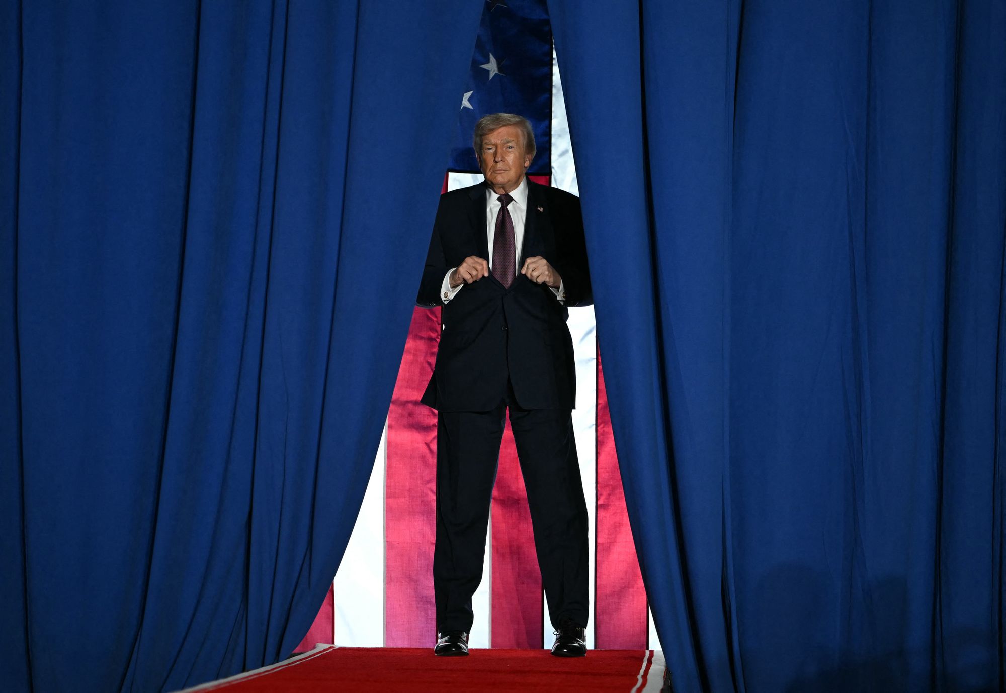En sus comentarios sinuosos, Trump no mencionó la divulgación parcial de los archivos de Epstein por parte del Departamento de Justicia.