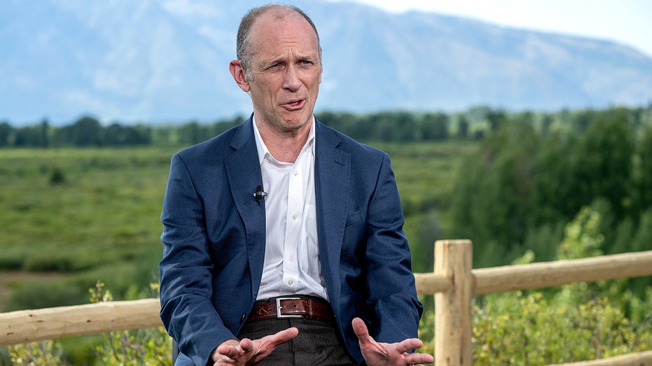 Goolsbee de la Reserva Federal dice que son posibles más recortes de tipos de interés si la inflación se mantiene decente