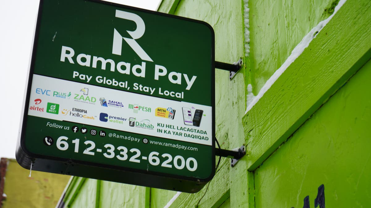 Un cartel que anuncia Ramadpay en Minneapolis.
