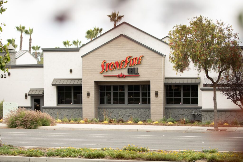 Casa eléctrica+Co. Orgullosamente ampliamos la lista de clientes del restaurante con la incorporación de Stonefire Grill
