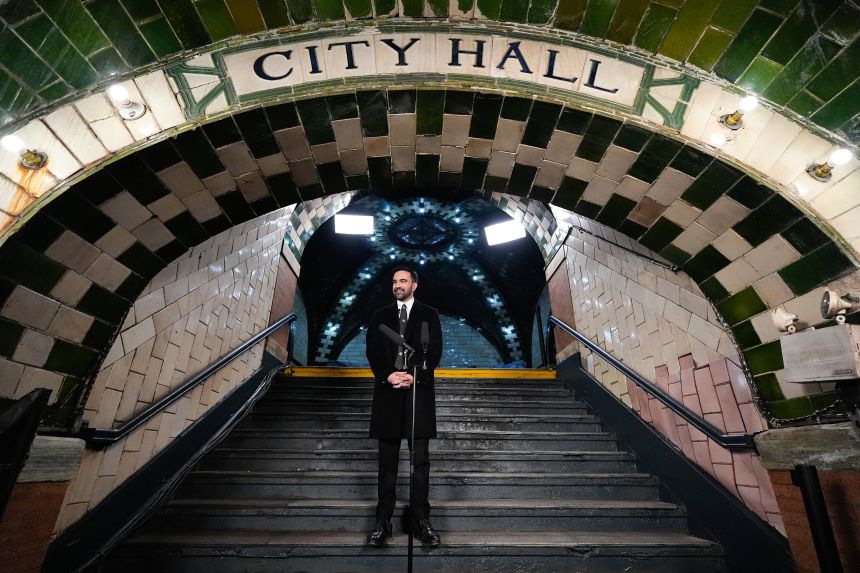 El alcalde de la ciudad de Nueva York, Zohran Mamdani, dice que después del 1 de enero prestó juramento en la estación de metro Old City Hall, Nueva York.