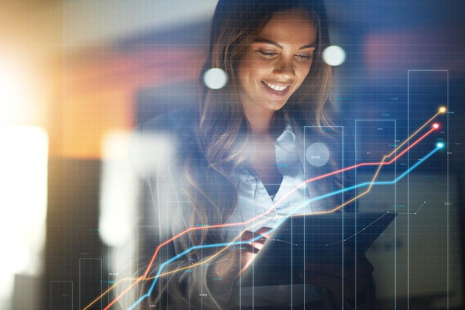 La historia dice que ahora es el momento de comprar estas 2 increíbles acciones