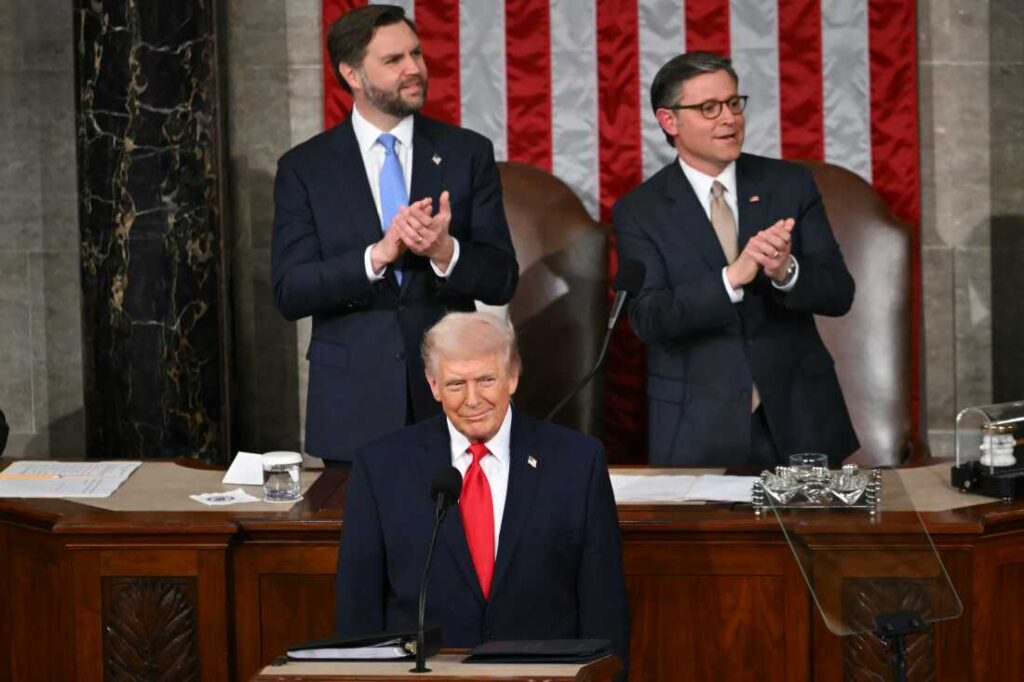 El informe sobre el Estado de la Unión de Trump es el más largo en décadas: NPR