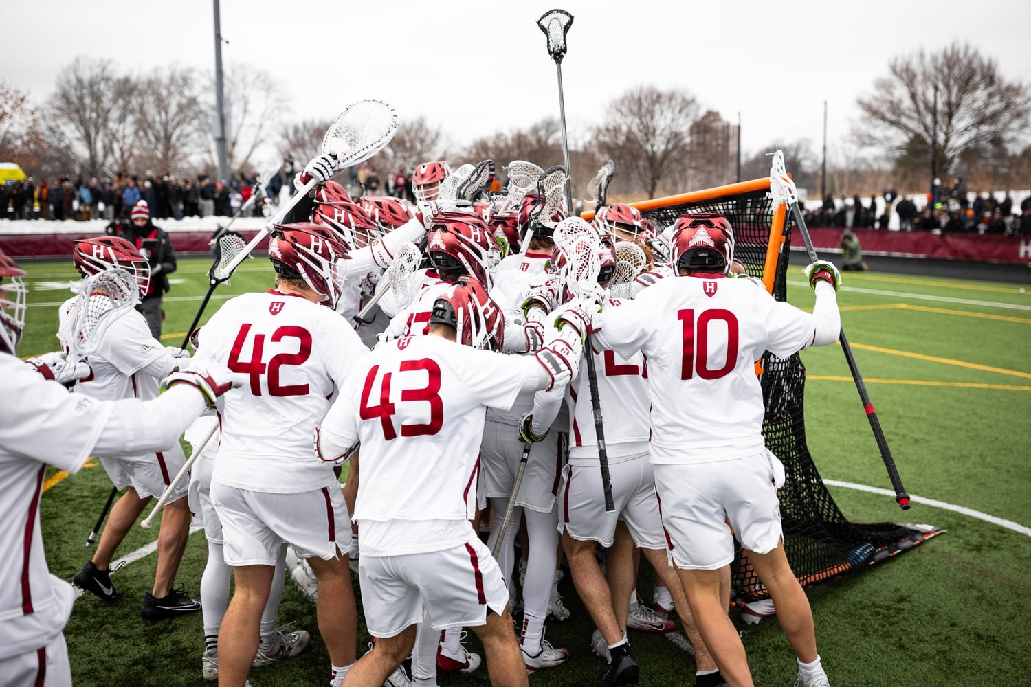 El equipo masculino de lacrosse fue sacudido por el portero de segundo año Graham Stevens en una blanqueada contra el No. 1 Syracuse.