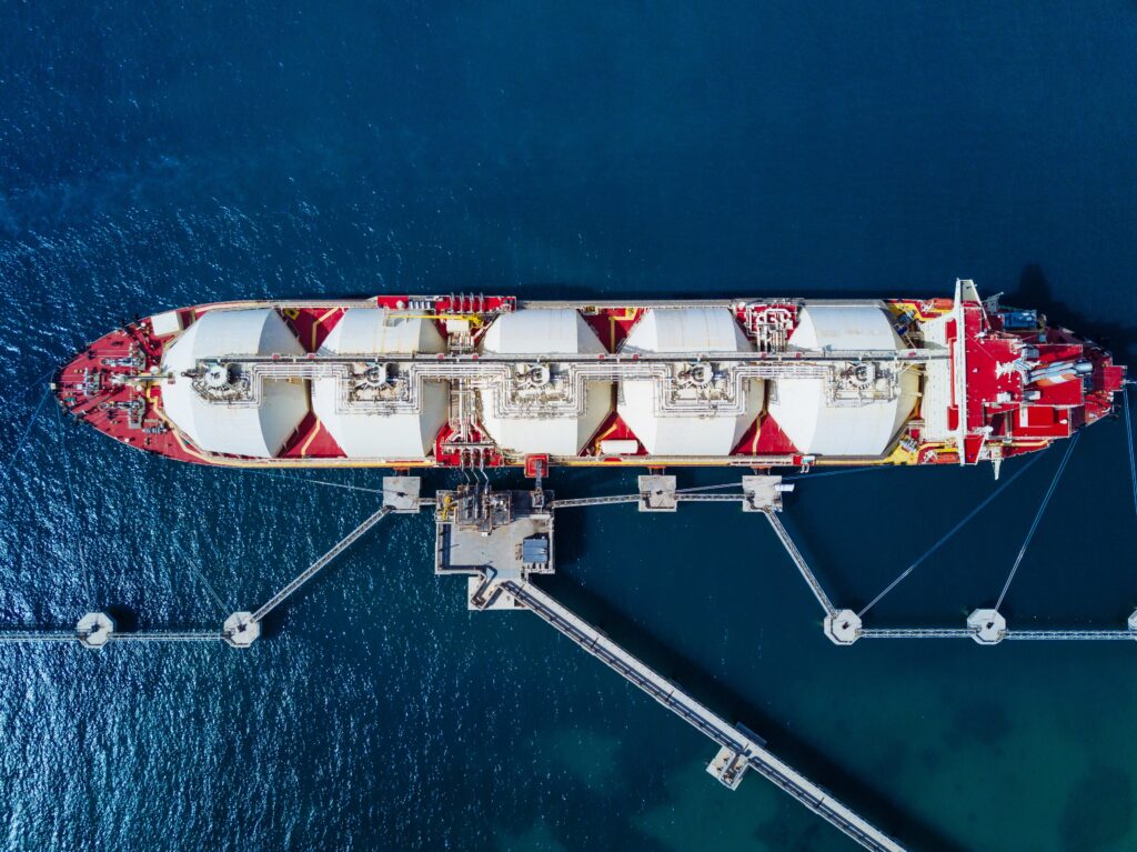 El petróleo a 100 dólares es una amenaza mayor para las acciones de IA de lo que la mayoría de los inversores creen. Aquí hay una razón por la cual.