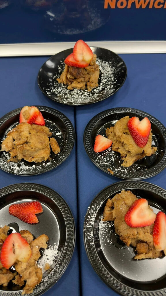 Estudiantes de NPS disfrutaron de un desayuno especial durante la semana de desayuno