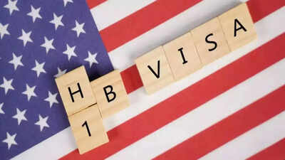 EE.UU. propone aumentar salarios para visas H-1B, H-1B1 y E-3; dice que los niveles salariales actuales están significativamente por debajo de las tasas del mercado, lo que resulta en…