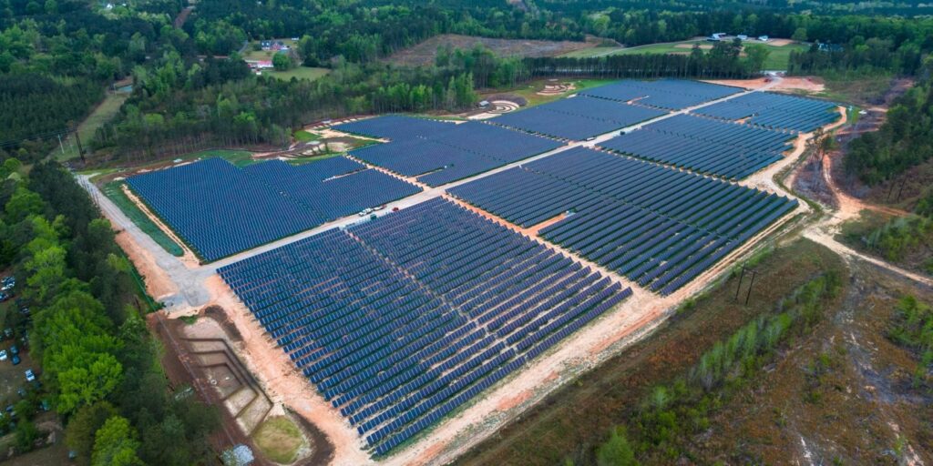 Esta planta de energía solar casi se paraliza, salvada por proveedores de Microsoft