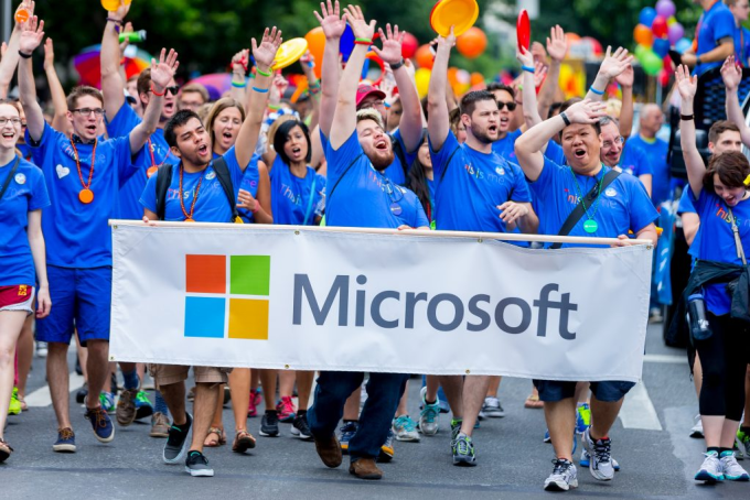 Microsoft reconocida como la mejor empresa tecnológica de EE. UU. en cultura laboral