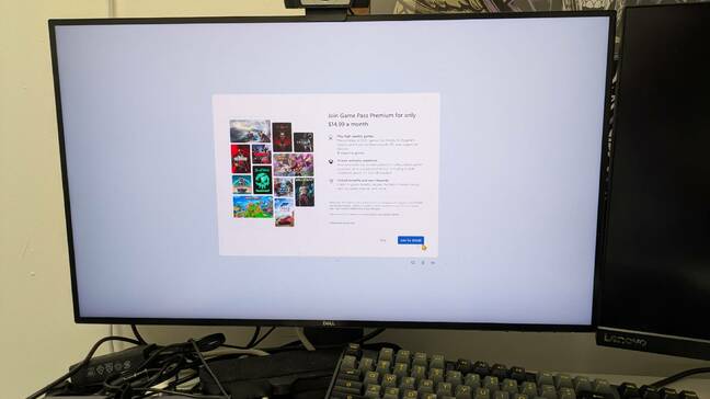 La pantalla intenta venderte una suscripción a XBox Gamepass La pantalla intenta venderte una suscripción a XBox Gamepass