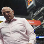 El ex director ejecutivo de Microsoft, Steve Ballmer, dice «me siento estúpido» mientras comparte la carta que envió para demandar al fundador de la tecnología financiera que le hizo perder millones.