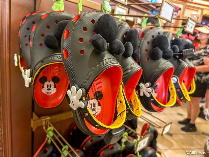 Todos los Disney Crocs que puedes comprar en Amazon ahora