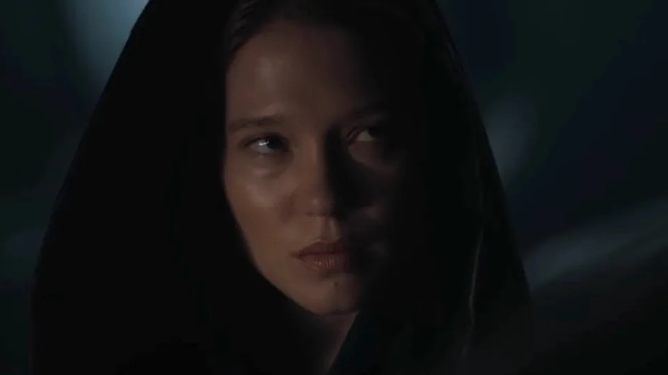 Seydoux lleva una capa en Dune 2