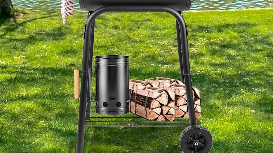 Transforme su patio con la parrilla de carbón Kendane Barrel de Amazon de $ 77: ¡perfecta para comidas al aire libre en verano!